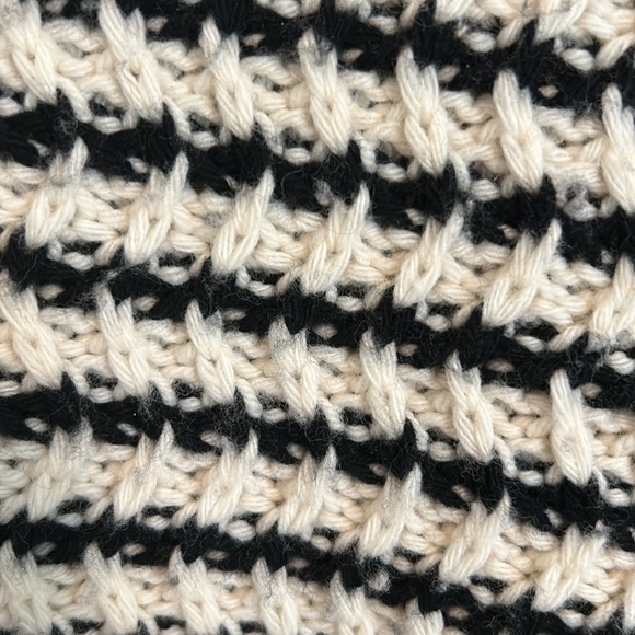 THEORY Chunky Knit Sweater! - Picture 3 of 5